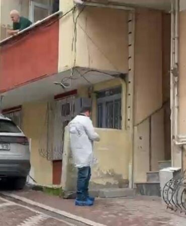 Esenyurt'ta 4 katlı binanın giriş katındaki dairede patlama