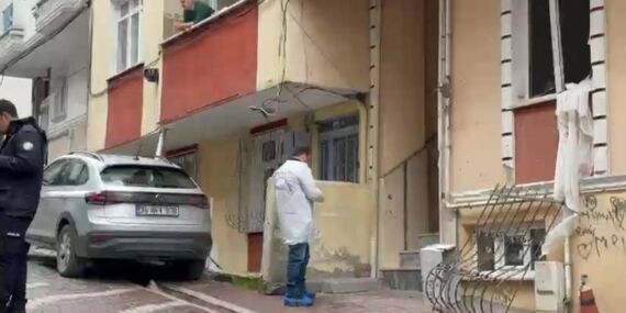 İstanbul’da bir binanın giriş katındaki dairede patlama!