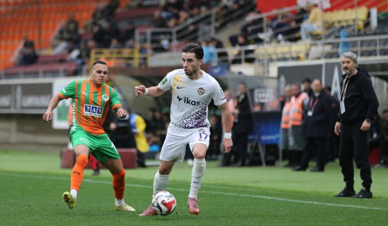 Eyüpspor deplasmanda 3 puanı üç golle aldı!