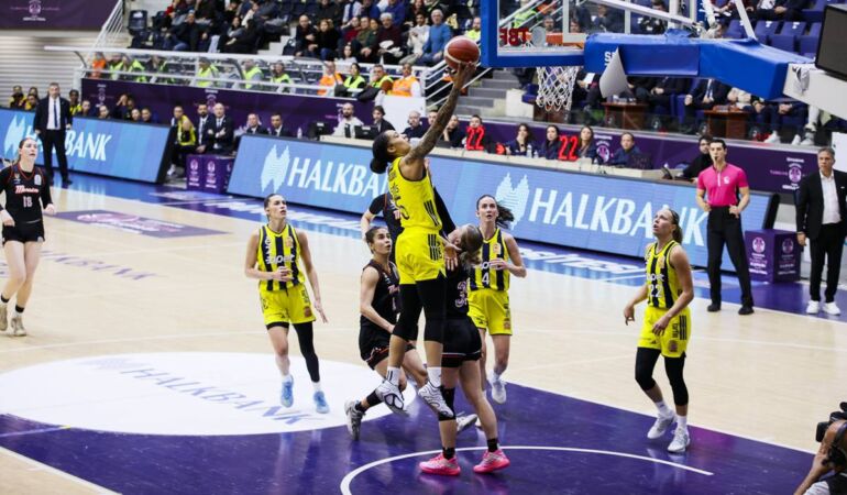 Fenerbahçe Opet, finale yükseldi!