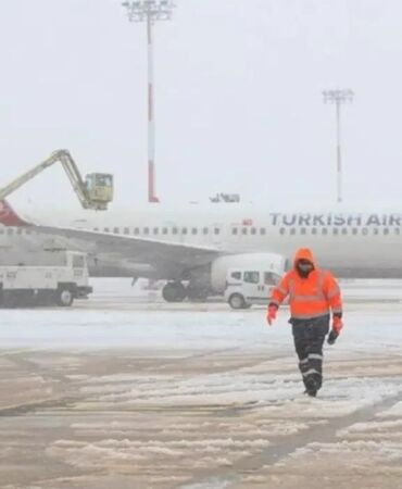 İstanbul'da kar yağışı devam ediyor Sabiha Gökçen Havalimanı'nda seferler yüzde 15 azaltıldı