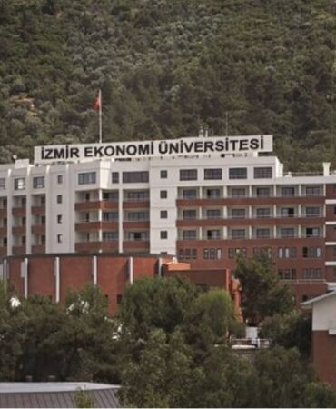 İzmir Ekonomi Üniversitesi