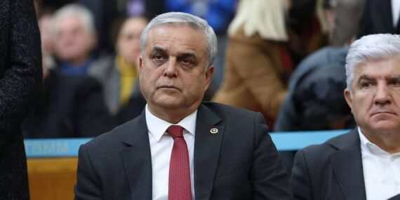 CHP’den istifa eden milletvekili Hasan Ufuk Çakır AKP’ye katılıyor!