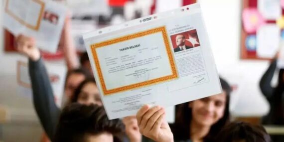 Milyonlarca öğrenci için tatil zili çaldı: Karneler bugün dağıtılıyor