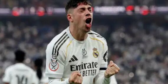 Real Madrid derbiyi geçti, finalde Barcelona ile eşleşti