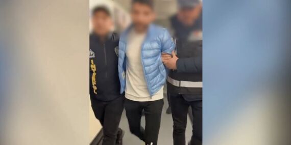 Kırmızı bülten ile aranıyordu: Ayhan Bora Kaplan’ın sağ kolu Serdar Sertçelik Türkiye’ye getirildi!