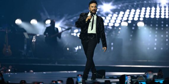 Tarkan 7 yıl aradan sonra İstanbul’da yeniden sahneye çıktı!