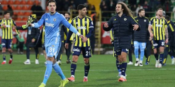 Uçak kalkamadı! Sarı-lacivertliler Alanya’da kaldı