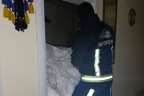 Van'da mahalleye çığ düştü