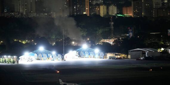 Venezuela’da patlama sesleri: Başkentin birçok noktasından duman yükseliyor!