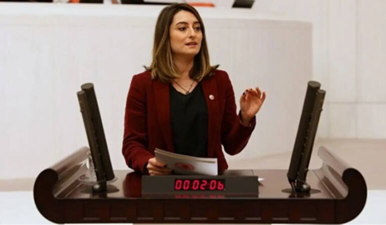 CHP’li vekilden komisyonda AKP’li vekillere sert tepki!