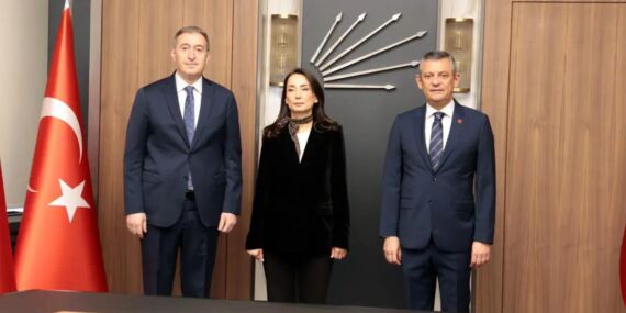 DEM Parti’nin CHP’ye ziyareti sonrası Özgür Özel’den dikkat çeken açıklama: ”Keşke’ demesin, kanun teklifini Meclis’e getirsin’