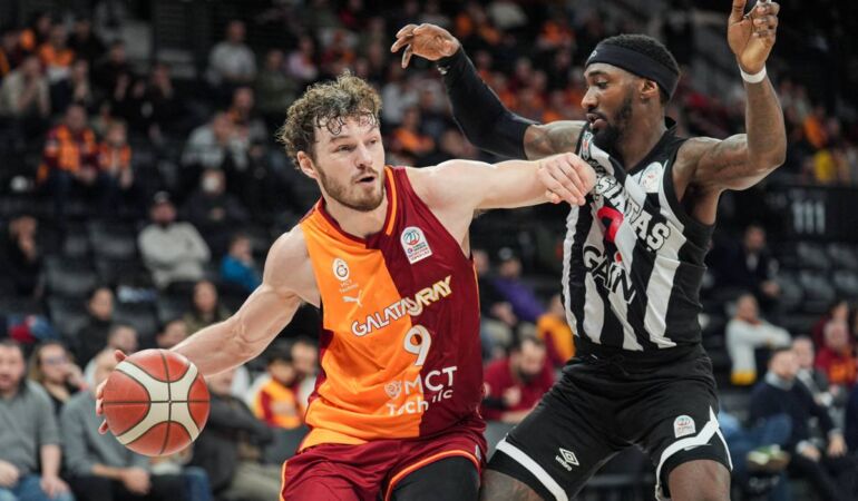 Dev derbide Galatasaray, Beşiktaş’ı farklı devirdi!