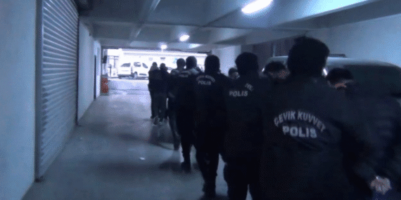 İstanbul merkezli 11 ilde operasyon: FETÖ/PYD’li şüpheliler adliyeye sevk edildi