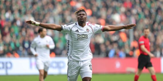 Dev derbi öncesi hata yapmadı: Beşiktaş deplasmanda 3 puanı Agbadou ile aldı!