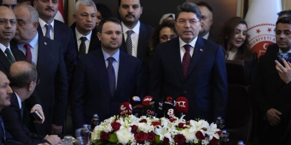 Yılmaz Tunç görevini devretti: Akın Gürlek’ten ilk açıklama!