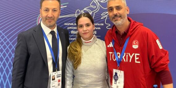 Milli eskrimci Alara Atmaca’dan altın madalya!