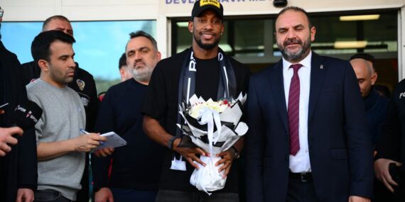 Beşiktaş, Amir Murillo’yu resmen açıkladı!