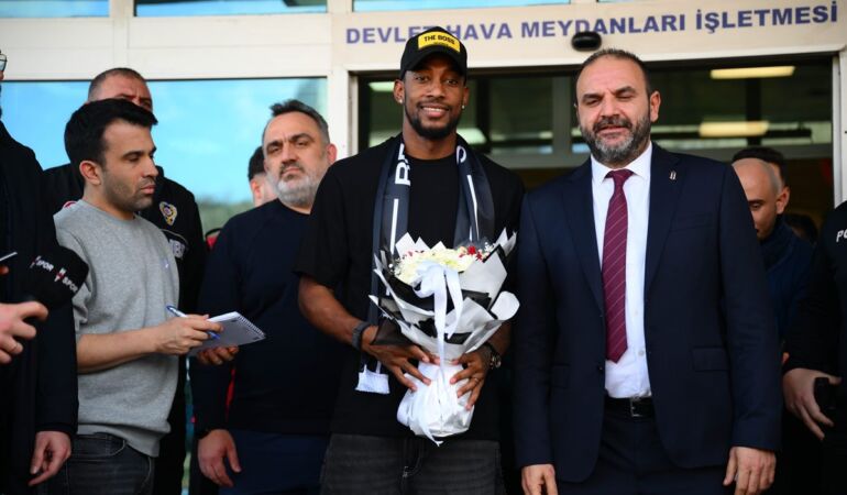 Beşiktaş, Amir Murillo’yu resmen açıkladı!