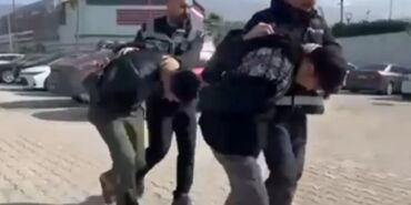 Buluştukları kadına cinsel saldırıda bulundular, parasını ve telefonunu gasbettiler!