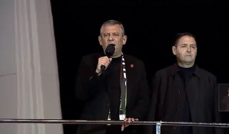 CHP’nin ilk bölge mitingi Bakırköy’de gerçekleşti Özgür Özel’den 9 mart çağrısı!