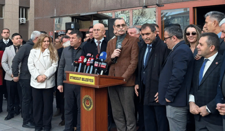 ERDAL BEŞİKÇİOĞLU
