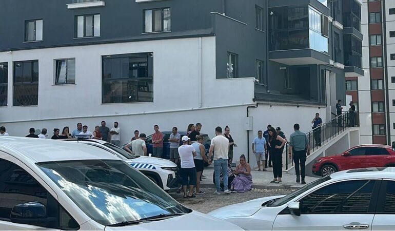 Eşi ve oğlunu boğarak katletmişti: Kanla ‘Beni affedin’ yazmış