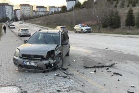 Eskişehir’de kavşakta can pazarı Çok sayıda yaralı var