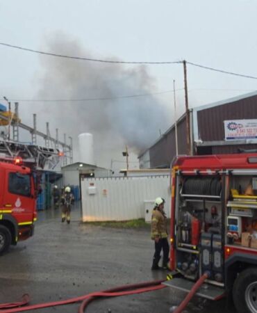 Eyüpsultan'da 3 iş yerinde yangın!