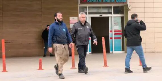 İnegöl’de iftar öncesi şiddet: Kapıyı kırdı, kadın balkondan atladı