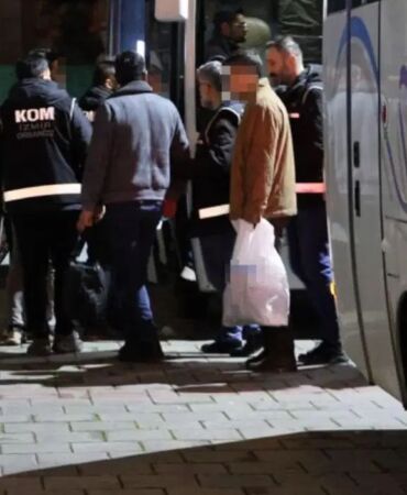 İzmir Buca Belediyesi'ne operasyon 26 kişi adliyeye sevk edildi!