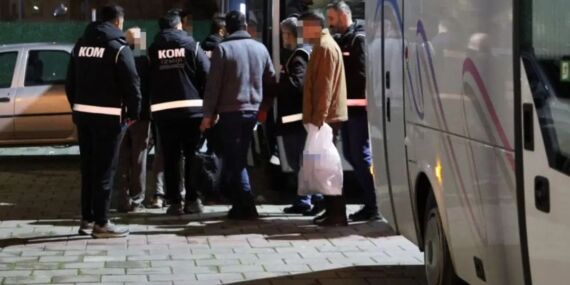 İzmir Buca Belediyesi’ne operasyon: 26 kişi adliyeye sevk edildi!