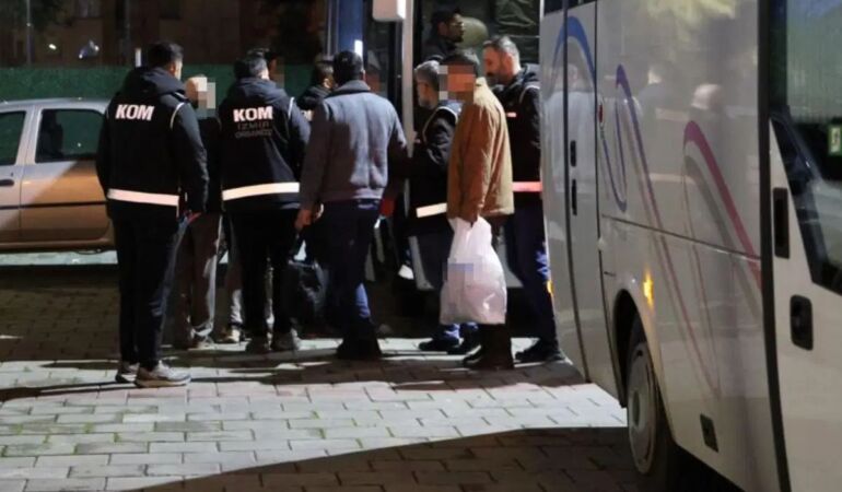 İzmir Buca Belediyesi'ne operasyon 26 kişi adliyeye sevk edildi!