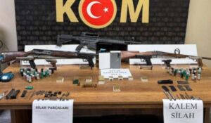 Kalem görünümlü tabancalar ele geçirildi