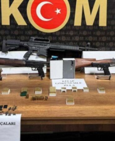 Kalem görünümlü tabancalar ele geçirildi