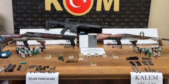 Polis baskınıyla ortaya çıktı: Kalem görünümlü tabancalar ele geçirildi!
