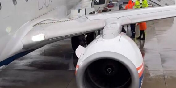 Antalya Havalimanı’nda facianın eşiğinden dönüldü: Kalkışa hazırlanan uçağın tekerlekleri koptu, kanadı delindi!