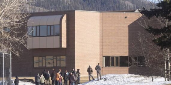 Kanada’da okul saldırısının şüphelisinin polis kaydı kabarık