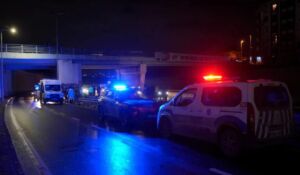 Küçükçekmece’de motosiklet temizlik aracına çarptı 2 kişi hayatını kaybetti!