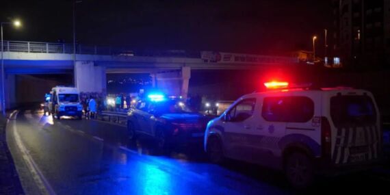 Küçükçekmece’de motosiklet temizlik aracına çarptı: 2 kişi hayatını kaybetti!