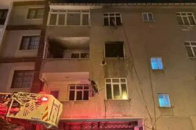 Sancaktepe’de 3 katlı binada yangın!