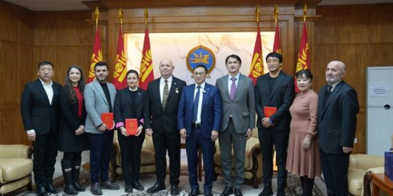 Türk ve Moğol hekimlerden Moğolistan’daki ilk çocuk kemik iliği nakli