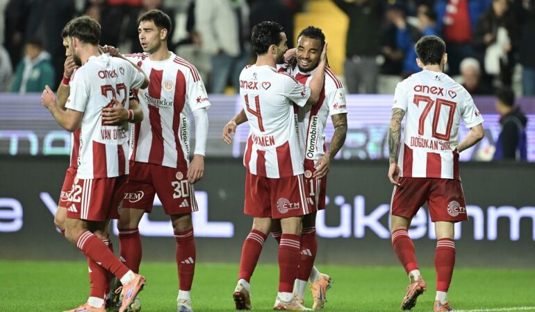 Antalyaspor, Samsunspor karşısında 3 puanı üç golle aldı!