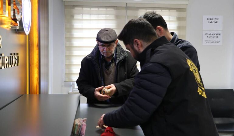 “Kimlik bilgilerin bir suçta kullanıldı” denilen çiftçi 5 milyon lira dolandırıldı!