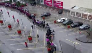 indirim izdihamı gece başladı