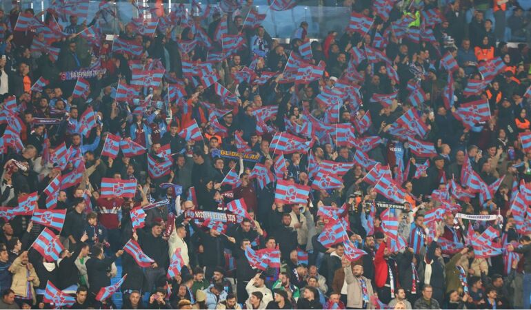 Fenerbahçe maçı sonrası… Trabzonspor taraftarından yönetime sert tepki!