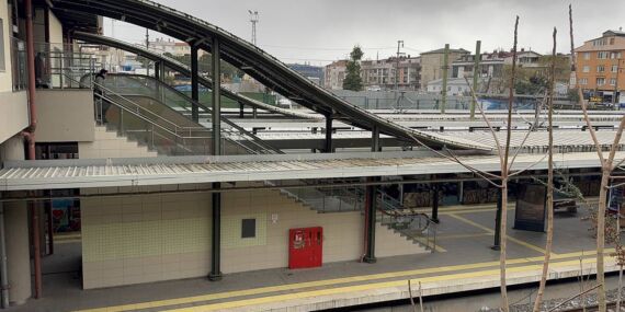 TCDD’ye ait tren istasyonunda skandal: Bir kadın hayatını kaybetti!