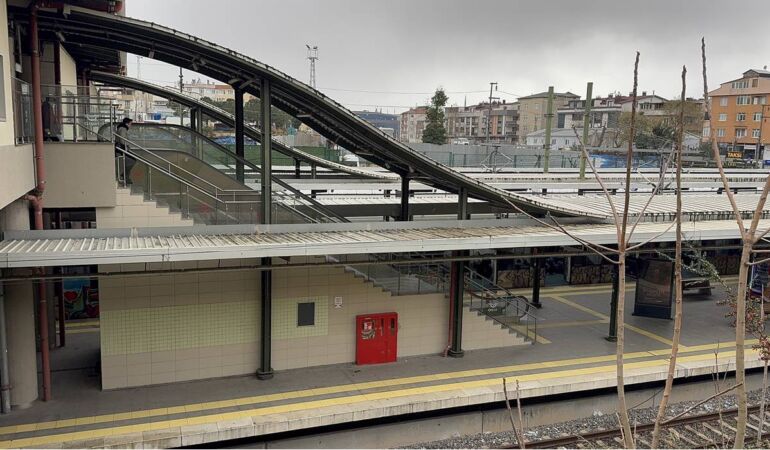 TCDD’ye ait tren istasyonunda skandal: Bir kadın hayatını kaybetti!