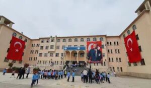 ‘İlahili’ teneffüs ziline tepki gösteen velinin, gözaltına alındığı ortaya çıktı