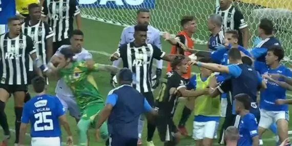 Brezilya’da futbol sahası karıştı: 23 kırmızı kart çıktı!